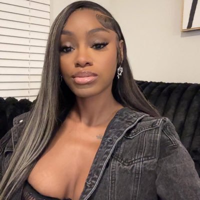 T. 🫦 Profile