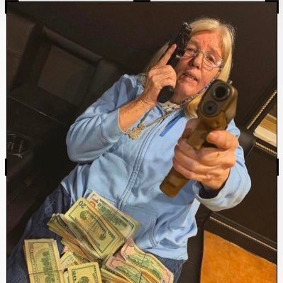 broskissssssss's profile picture. hustler/cryptoaholic