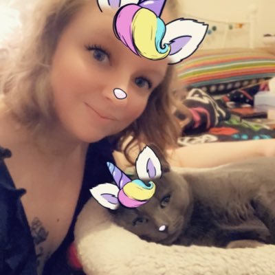 Gamer 🎮 Spiritualist 🔮 Mom 🐻 Cat lover 🐾 English girl ☔️ Chronic Pain and ADHD 💊 Millennial 👑 Food Demolisher 🍕Bisexual (but prefer women) ❤️