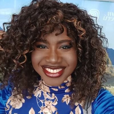 Ex-Head Girl @ChingfordSchool, Singer, Author, Prospective Oxfordian
