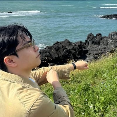35歳/親バカ/FX歴12年/元月収14万円のブラック会社員&借金1200万→年3500万円を稼ぎ退職&借金完済→2年3ヶ月かけて月利50〜75%を叩き出す自動売買システムを開発/ど平日のドライブが趣味/自動売買システムを利用したい方は以下LINEから👇