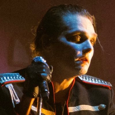 lydia | 28 | mania defender | fall out boy forever and weather stuff sometimes and ray toro for all eternity