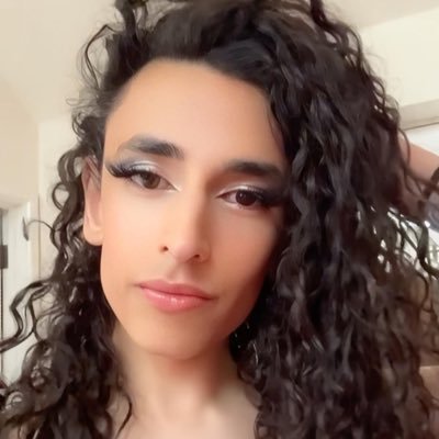 Owned by Mistress @sophiasahara_ | Curly Haired Cutie 💖| Bottom | 5’7🏳️⚧️