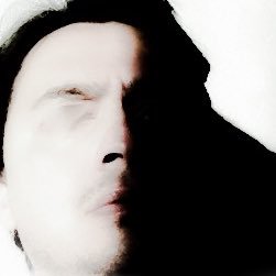 neolibreal fifí y aspiracionista, butifarra connoisseur & chanchamito enthusiast. #TodosSomosPunks 🚲 (se tuitea a mano)