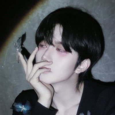 🇺🇦 | 29 | 🫧 | BLs heal me, K-pop feeds me 🎶 currently down bad for #AboDesire 🖤#DesireTheSeries #垂涎Desire