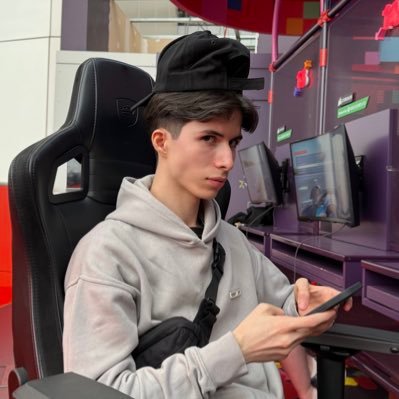 Karim7T_'s profile picture. F1 Content Creator | Contact - karimlkbusiness@outlook.com