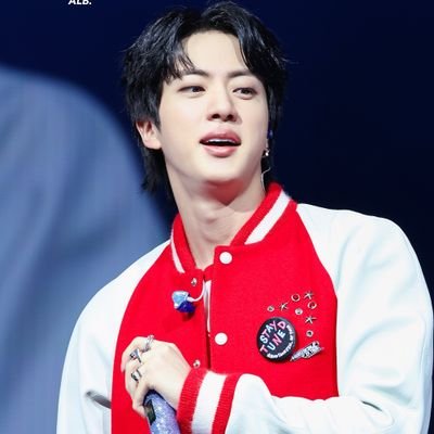 Seokjin, eres mi mundo.
Tu voz me salvó tantas veces que ya no sé si respiro por mí o por ti.
BTS 진 ⋆ Gucci Boy⋆ 𝓼𝓮𝓸𝓴𝓳𝓲𝓷'𝓼 𝓰𝓲𝓻𝓵 ⋆ ˚✿˖°