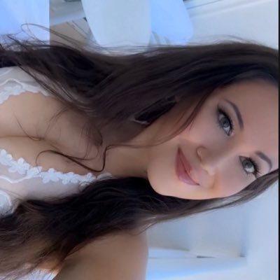 yessikaa8d's profile picture. hardly home but always reppin 🇲🇽