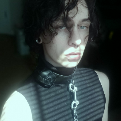 27 year old Disabled Trans Prince👑 (He/They), pan/poly | $3 Dm (unless moots/buying)
CA| $SonderDays
Follow my Partner ♡ @NovaForm2