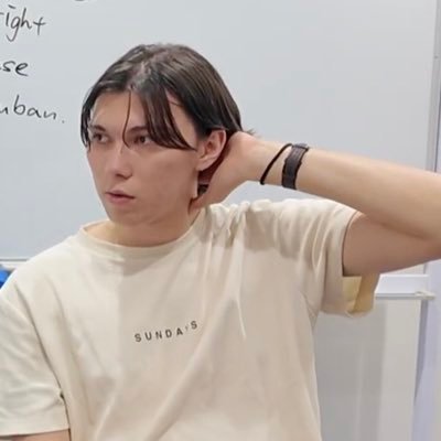 RobosTv's profile picture. バンクーバー在住二十歳。AI使っていろいろしてます、気づいたことなどを呟いていきますので興味あれば。
 IKIGAIを目指して。