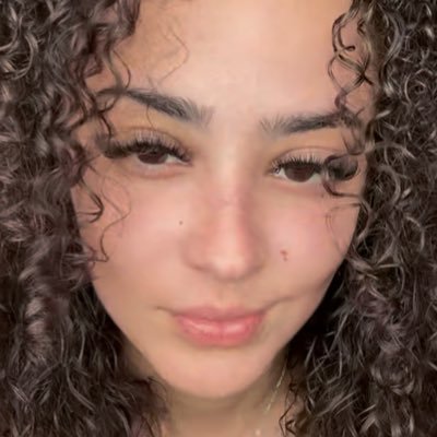Ciarra • 27🤍• 1Of1🦋 follow my baking page on Instagram @Ceebakes_