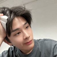 เยลโล่วสโนแมน (@diamondpebblee) 's Twitter Profile