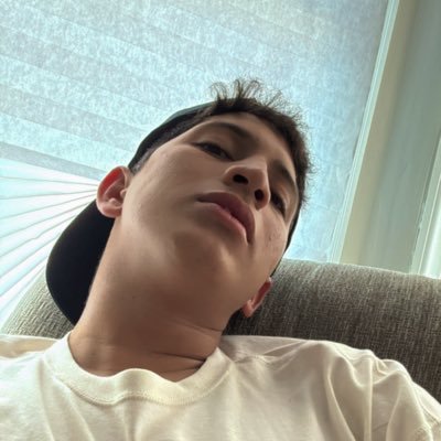 AndrsVillavic24's profile picture. Loving youuuuuu......
24/5