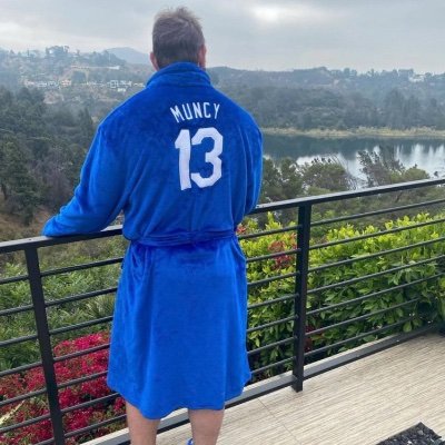 @lakers @dodgers @ramsnfl
Alex freeland's #1 fan