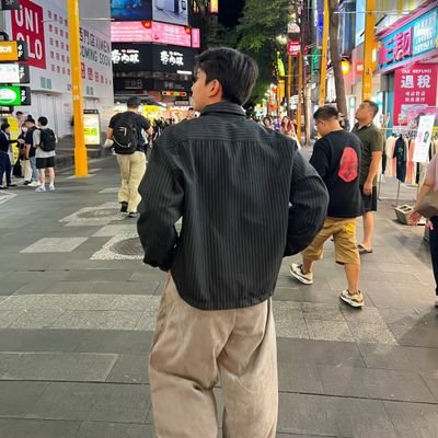 weguve's profile picture. menahan diri untuk tidak marah