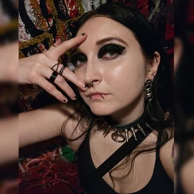 Partnered Twitchtv Streamer Frozensorrow. I stream various games but mostly World of Warcraft.