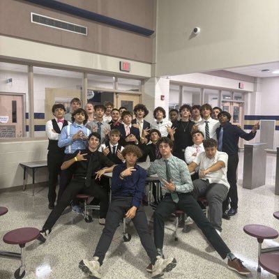 ZachGarzarella's profile picture. spring-ford football                                                        Left tackle || D end