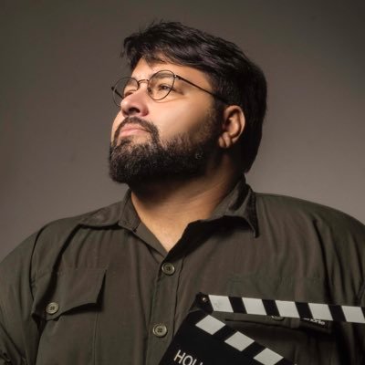 Piso no peito da lua, deito no chão da maré! Professor, produtor e diretor de teatro na Casa de Artes Tiago de Pinho