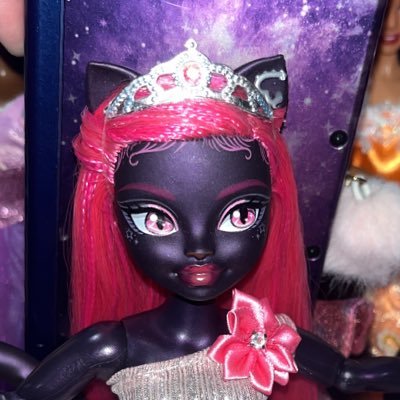 ChromaticaFrog's profile picture. Alex (he/him) Ziônistz GO AWAY. Avery styles kinnie #SAVEROXYWINX ❤️ lvr ❤️ black Betty Boop truther #TeamChaiTGrande