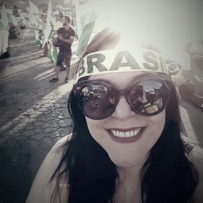 Jesus é meu Senhor!
Brasil minha pátria amada
Administradora de Empresas
Bacharel em direito
E amo poetisar🌻🌻🌻🌻🌻🌻