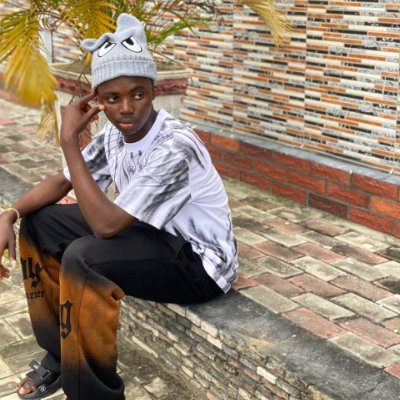 UdemeU63161's profile picture. Always active 😎😎