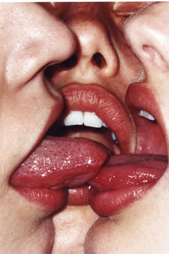 perracas3's profile picture. una hetero, una bisexual y una lesbiana.
