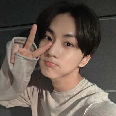 rcmanceuntold's profile picture. i do not shut up about ni-ki