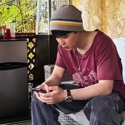 Here only for @BTS_twt š| Fan account | @EdenofBTSARMY admin+designer
I'm not very serious personš„¹
