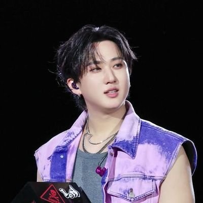 awesomechangbin's profile picture. seungbin ceo