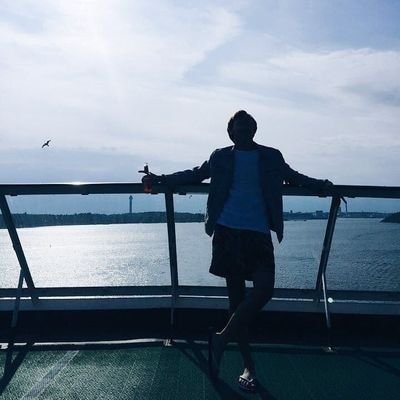 d7om_alsalman's profile picture. أنا لست خليجي ... أنا سعودي فقط 🇸🇦 وافتخر 🇸🇦.... 
أبسٓط مِما تتوقع…. أعقٓد مما تٓظُن