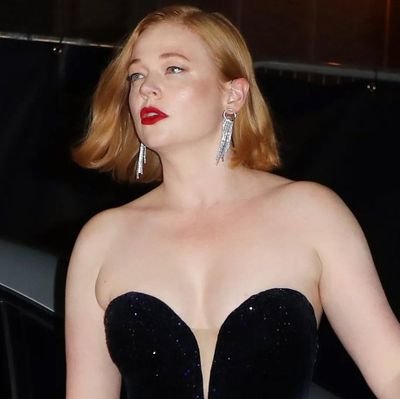 that one girl who never stops yapping about sarah snook ... 💌