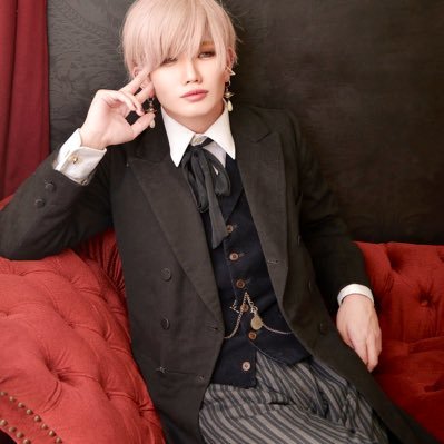 ❄俳優さん🐰ある恋愛リアリティ番組では占い師さん🔮ディズニー大好き🏰Dハロ🎃美女と野獣🥀ダッフィ🧸マリーちゃん🐱ミニーちゃん🐭🎀❄️🥹🥹🃏何かご連絡やご依頼があればDM埋もれちゃうので、公式LINEへ👉https://t.co/ZkftB2nQ4L 公式LINE追加でタロット初回無料鑑定☺️