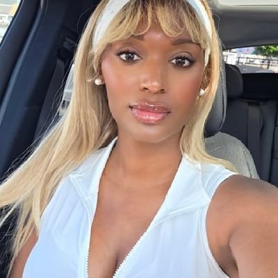 CBowie009's profile picture. new ⛳ golf girly on the block 
Boston 🇺🇸
black and proud