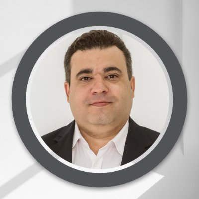 Paulista, 37 anos. Doutorando do PPG em Educação Escolar.
