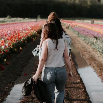 A simple woman who loves Tesla, food, and sports! Also a TSLA holder! Life comes first! Family comes second.