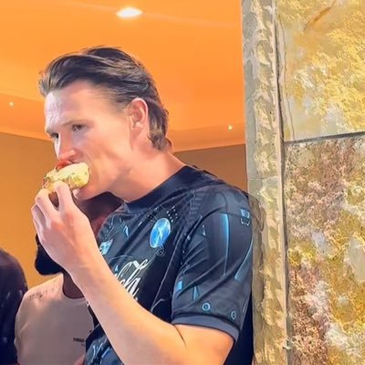 giuseppTNT's profile picture. Conte e altri 11