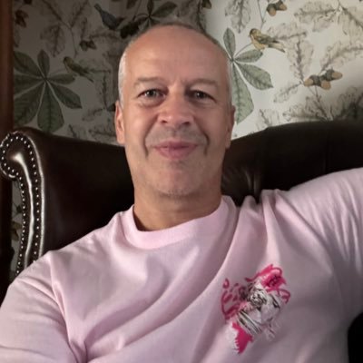 Yes i print Tees. Owner of @1champagnepoker @aceattireprints Experiences WayOutWest UniqueMenswear GreyShop RogueMenswear So I know Retail 😂🤔