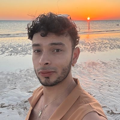 charlieetm_'s profile picture. Charliee Mendoza ♍. The cold never bothered me anyway. He/Him #TanE 🦁🤴🏻