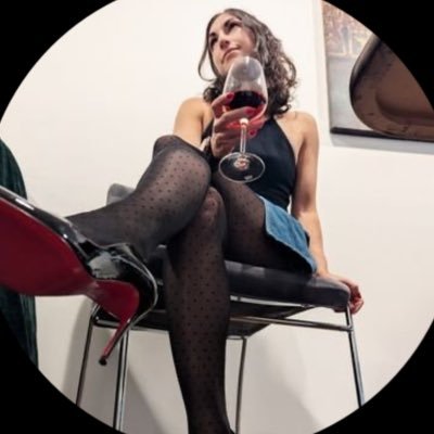 si tu es prêt a me raquer ton offrande et aussi à me servir dépêche toi de me DM salope 🐕🐕🐕🐕