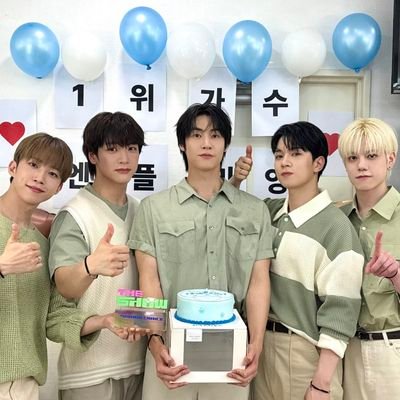 NFSHJHD's profile picture. N.Flying♥️
🐱고양이