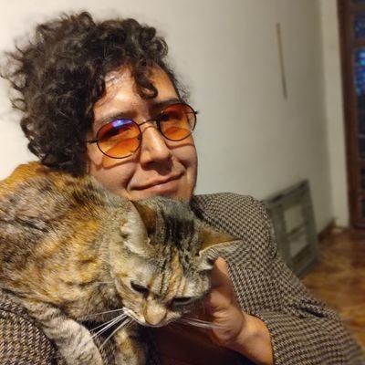 chitonteran's profile picture. La cara se me derritió antes de los 30's.