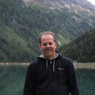 Poistin profiilini, ettei vahingossa avaamani roskaposti leviä.Nyt ei seuraajia eli juuri kukaan ei näe twiittejäni.Ei innosta twiittaamaan. Seuraan mitä teette