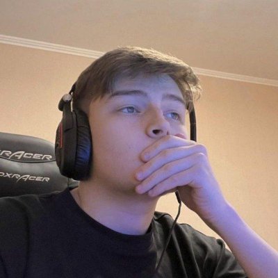 AsryanHenr29709's profile picture. 