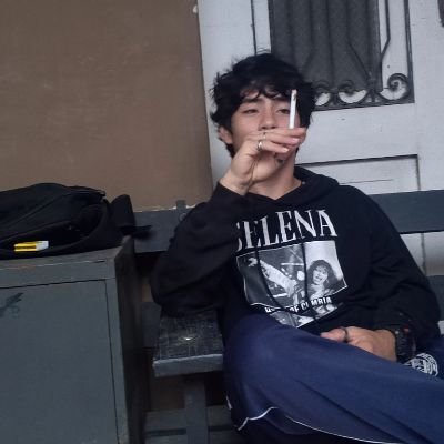 La muerte es digna de tener a los mejores poetas, por eso, viviré un poco más.
