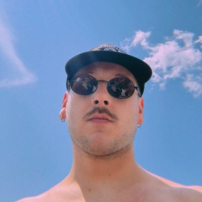 hotguyalexx's profile picture. anything but hot • find me everywhere • 💕🦋(｡^‿^｡)
