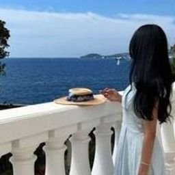 The most alluring thing a woman can have is confidence.