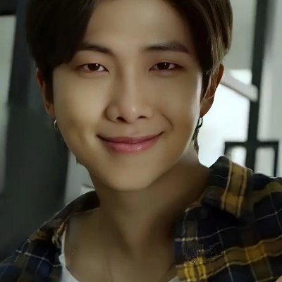 안녕하세요, 방탄소년단 팬 여러분. 여기는 제 공식 계정입니다. 저는 여기서 신입인데, 팔로우해 주세요. 알겠어요. 모두 사랑해요.