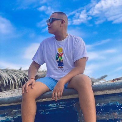 Riohachero. Comunicador Social - Periodista Maestrante en Comunicación y Marketing Político Opino de fútbol, política y vallenato