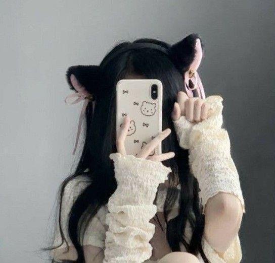 xrees62766689's profile picture. mad | uw madison '25 | books and blankets