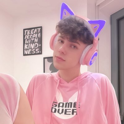 ✰˚。 sou apenas um viadinho que está aqui para lhe servir ✿˚ ༘ ⋆。